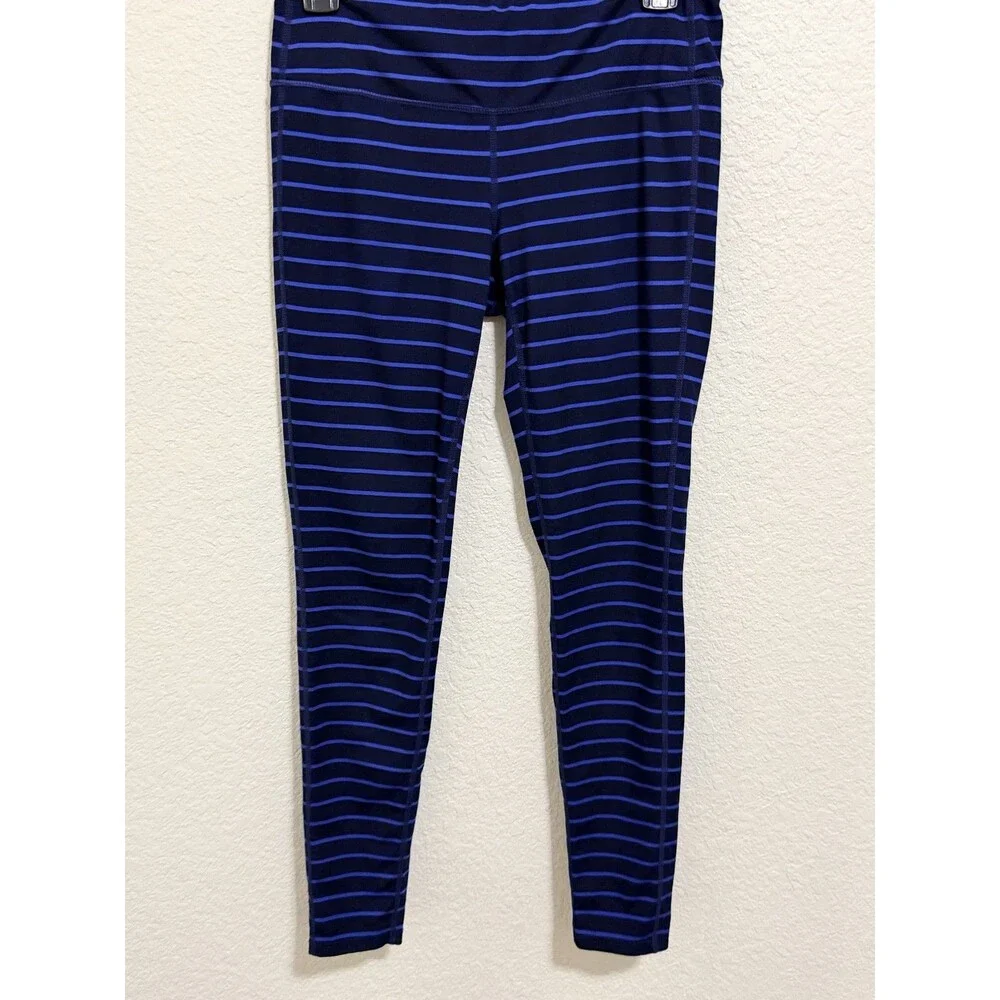 Athleta Chaturanga Navy Blue Striped Capri Leggings size medium
